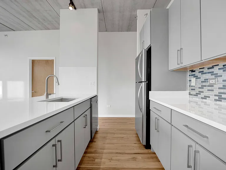 630 N Franklin St #1019 — Photo 7