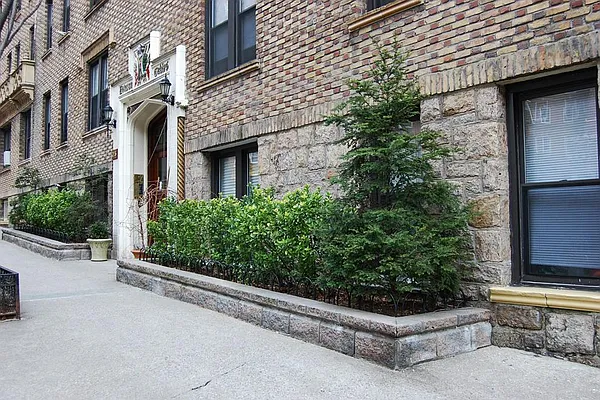 Sold by Corcoran | media 13