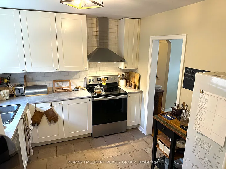 86 Gilchrist Ave #2 — Photo 6