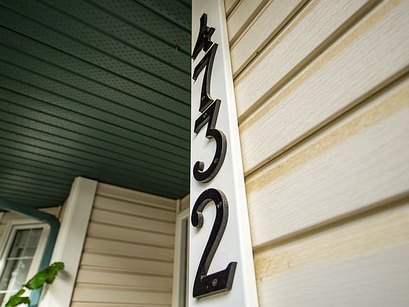 3rd image of 4732 46th St