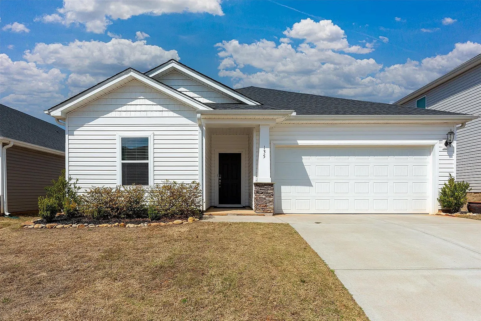 3 bed, 1670 sqft, $1,950 — Photo 1