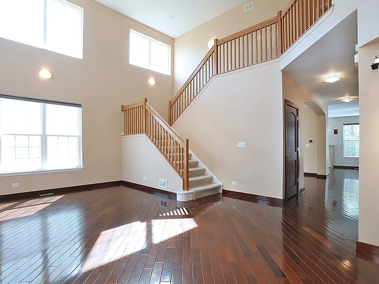 829 Clover Ridge Ln — Photo 5