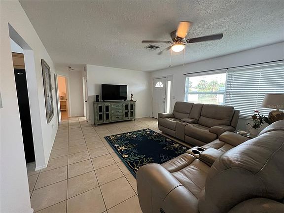 4th image of 18140 Wolbrette Cir