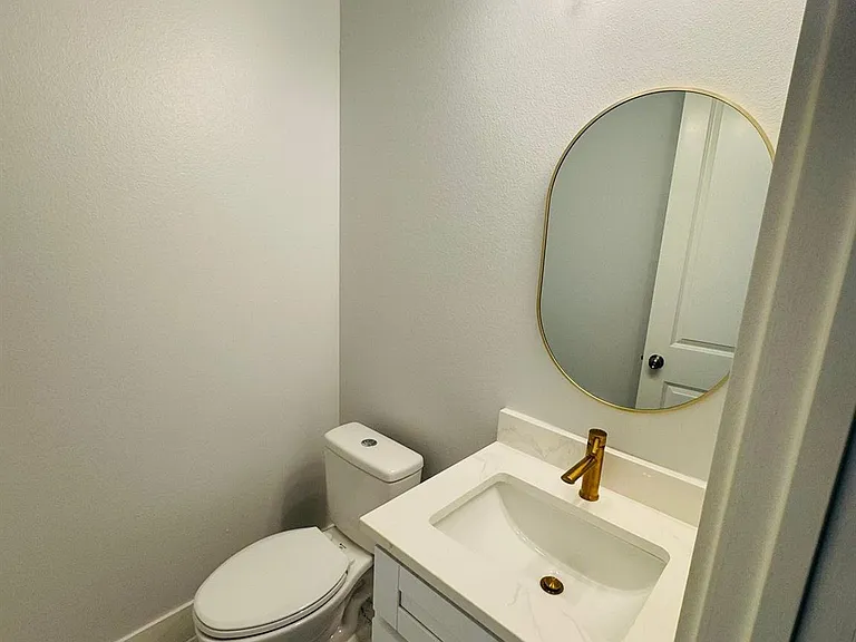 8128 Penrod St — Photo 27