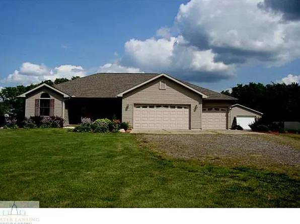 1734 Hartel Rd, Charlotte, MI 48813
