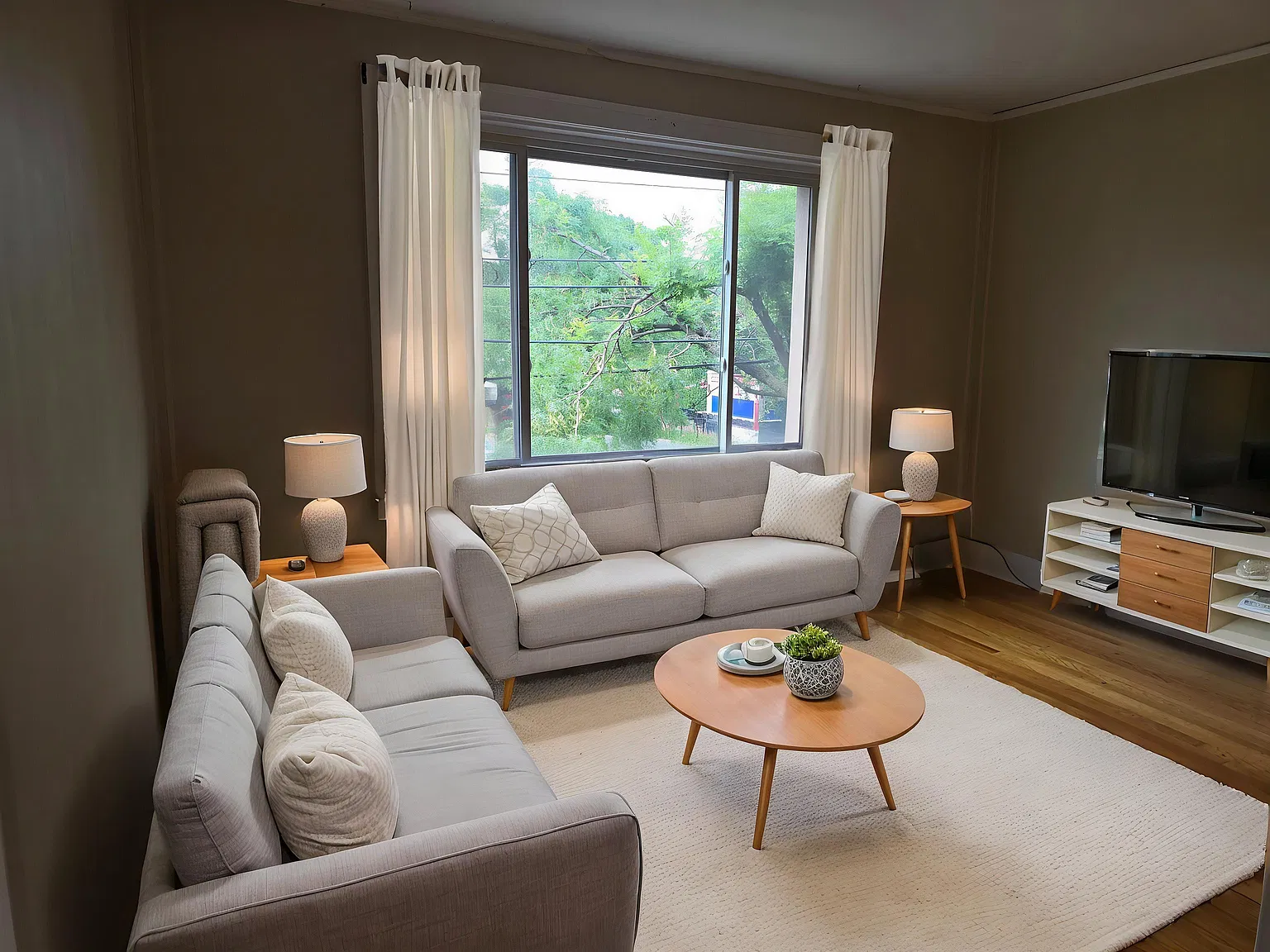 2 bed, 800 sqft, $1,100 — Photo 2