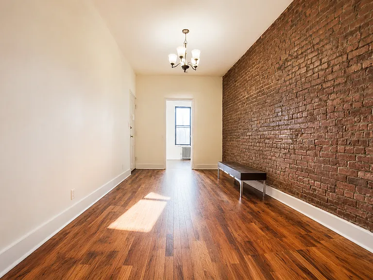 1316 Halsey St #2L — Photo 3