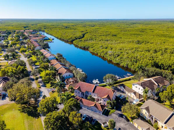 278 Newport Dr APT 207, Naples, FL 34114