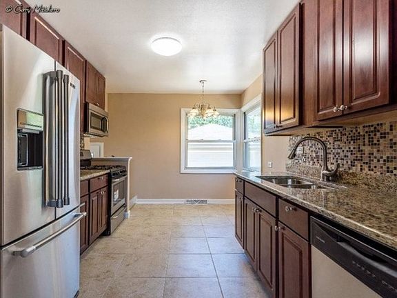 5th image of 4921 Sunnyside Dr