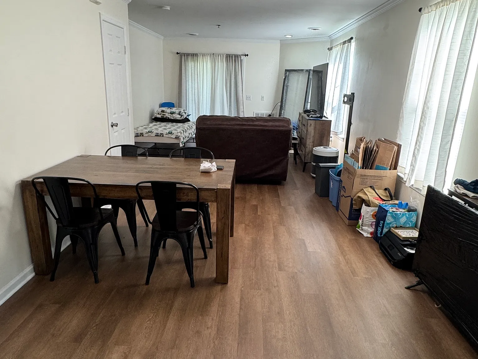 2 bed, 1300 sqft, $1,800 — Photo 2
