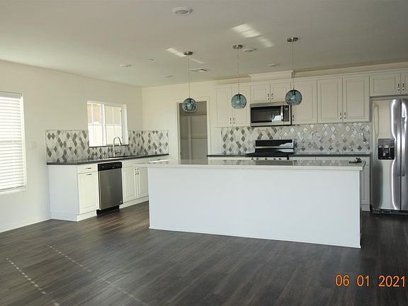 5th image of 23155 Parkview Ct