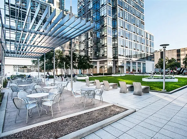 620 West 42nd Street image 11 of 11