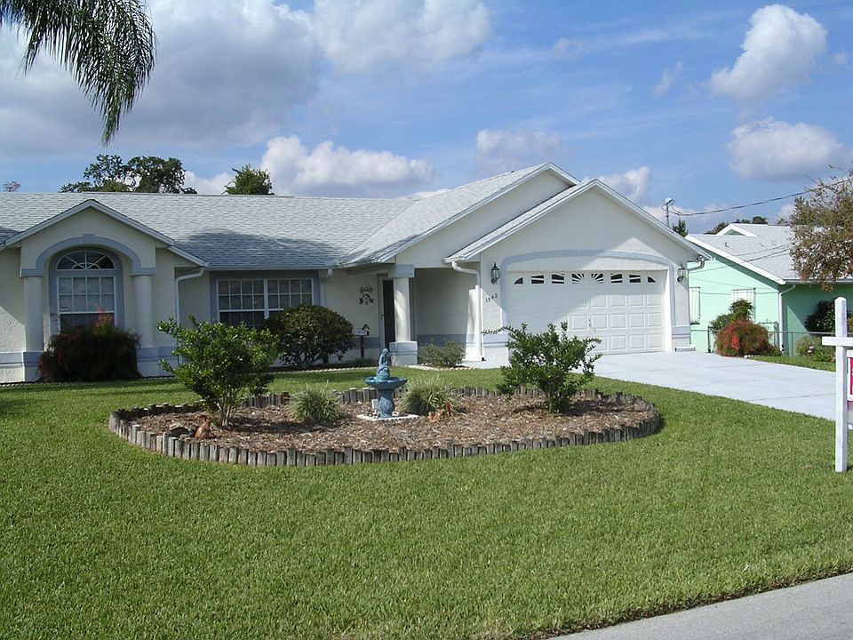 1st image of 1542 E Merrick Dr