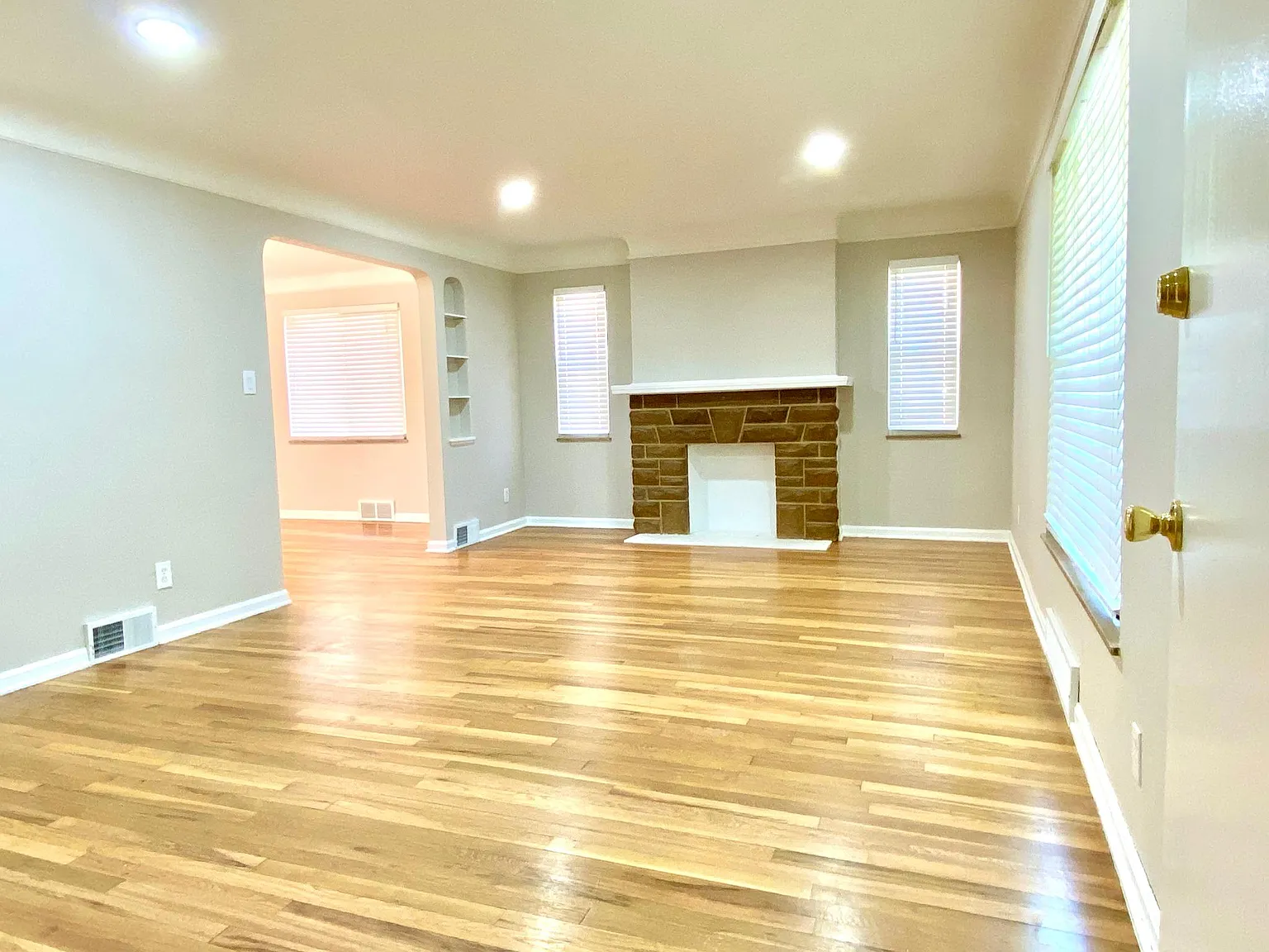 2 bed, 1200 sqft, $1,675 — Photo 4