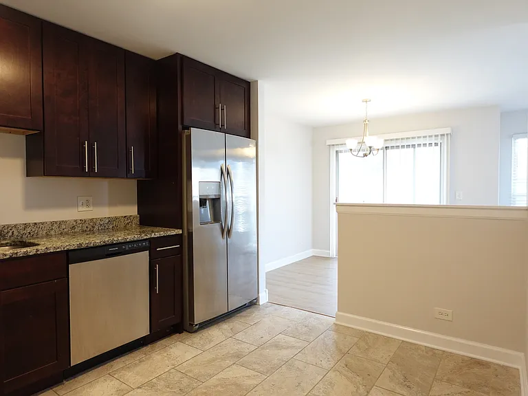 881 Essex Cir #881 — Photo 10