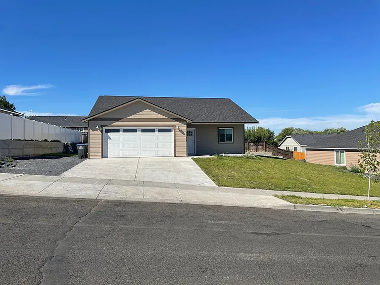 1330 W Bonneville St — Photo 1