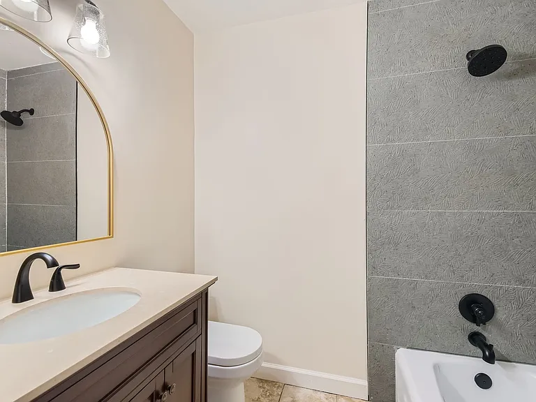808 Hill Wood Dr — Photo 10