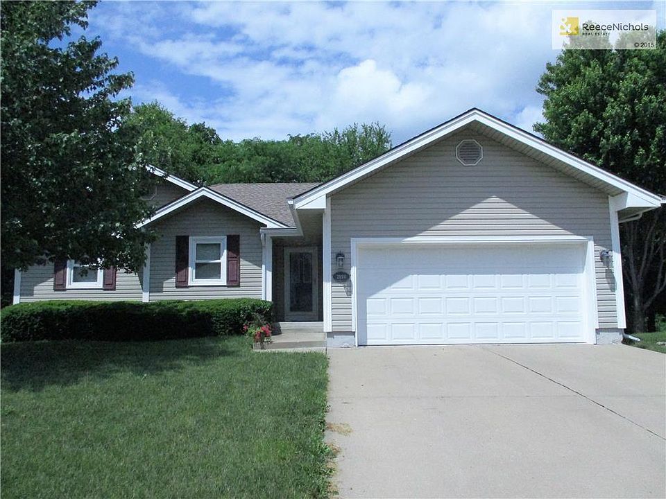 Hard-to-find true ranch has vinyl siding, newer thermal windows and a 7-year-old roof.
