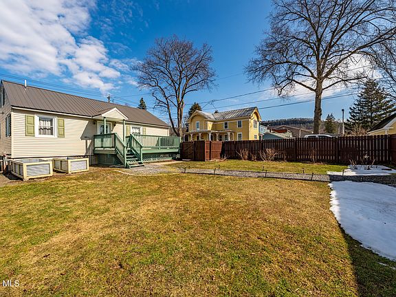 4th image of 120 Danforth Avenue