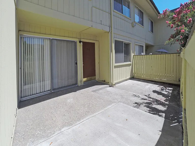 Sheila Garden — Photo 38