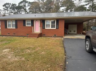 2060 Country Trl, Kinston, NC 28504
