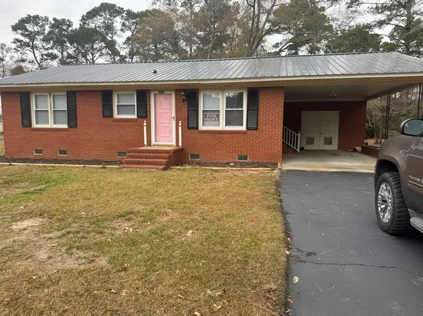 2060 Country Trl, Kinston, NC 28504