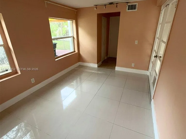14215 NE 9th Ave — Photo 13