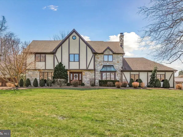 1065 Antler Dr, Glen Mills, PA 19342