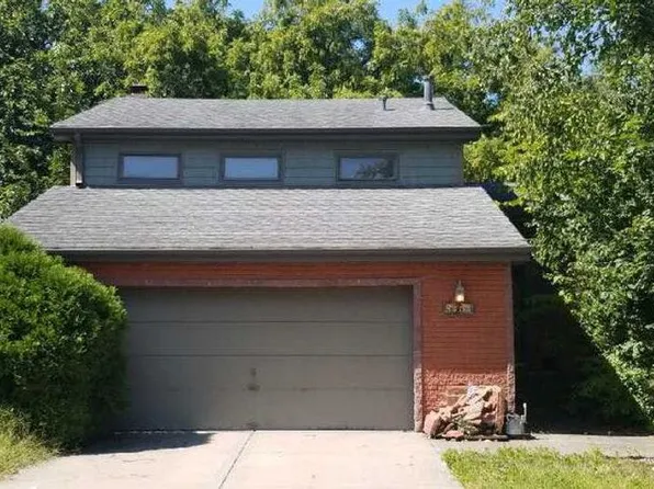 8404 Autumn Dr, Woodridge, IL 60517