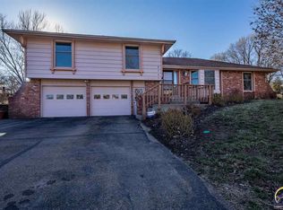 6707 SW Aylesbury Rd, Topeka, KS 66610