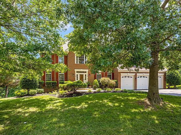 3rd image of 26 Kirby Ln