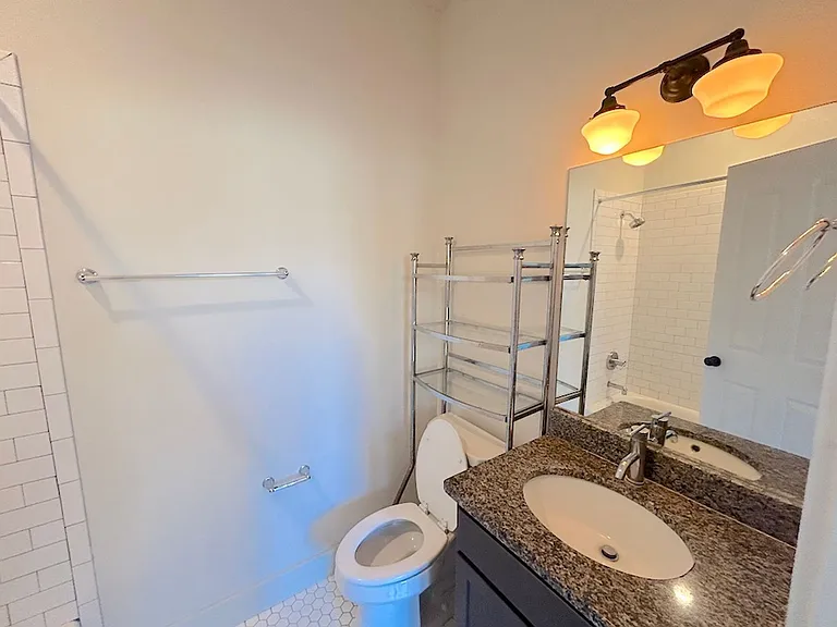 1212 E Broad St — Photo 15