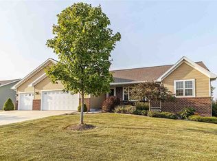 1004 Peonies Dr, De Pere, WI 54115