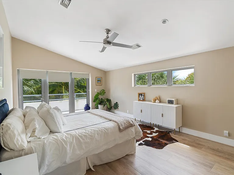 1509 NE 4th Pl — Photo 12