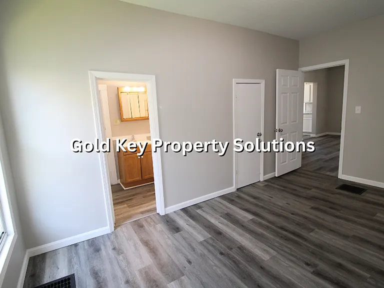 1318 E 28th St — Photo 21