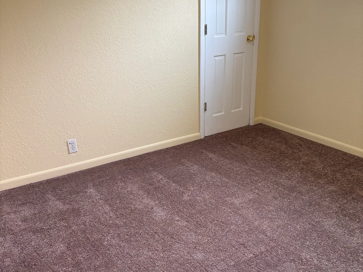3 bed, 840 sqft, $2,300 — Photo 4