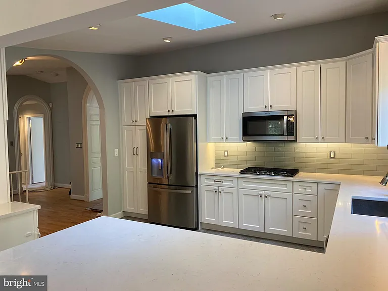 9917 Betteker Ln — Photo 13