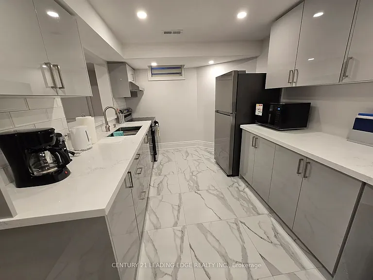 14 Porthclair Ct — Photo 4