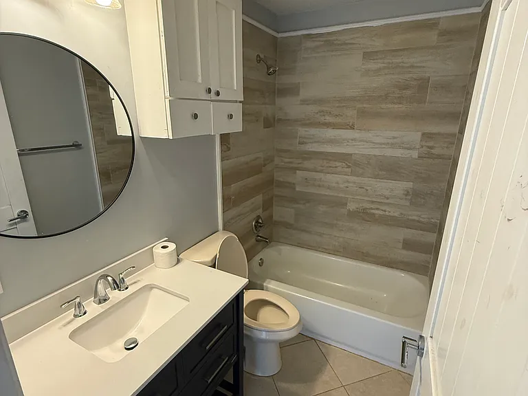 143 Main St N #6 — Photo 4
