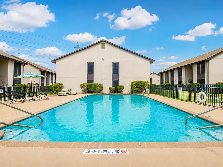 Marigold Apartments — Photo 4