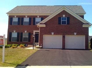 3360 Oakham Mount Dr, Triangle, VA 22172