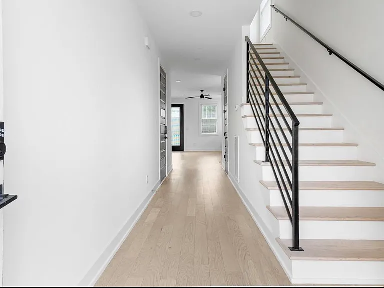 338 Ewing Dr #A — Photo 2