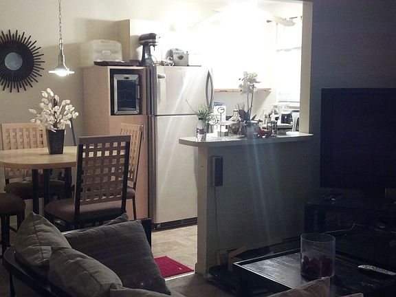 2nd image of 61 Fairharbor Dr