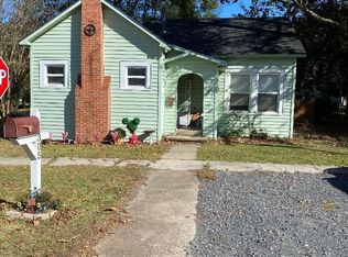 305 N 4th St, Leesville, LA 71446