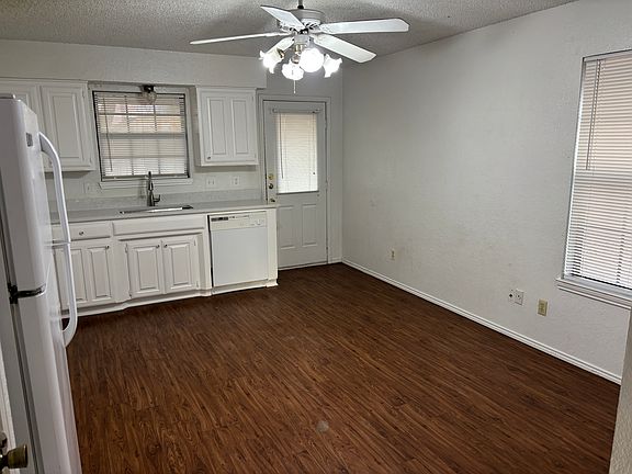 4th image of 23 Shady Valley Ct