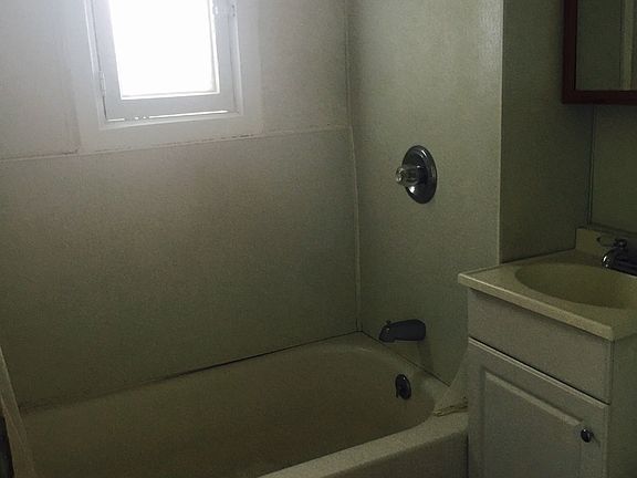 4th image of 90 Chestnut St #2