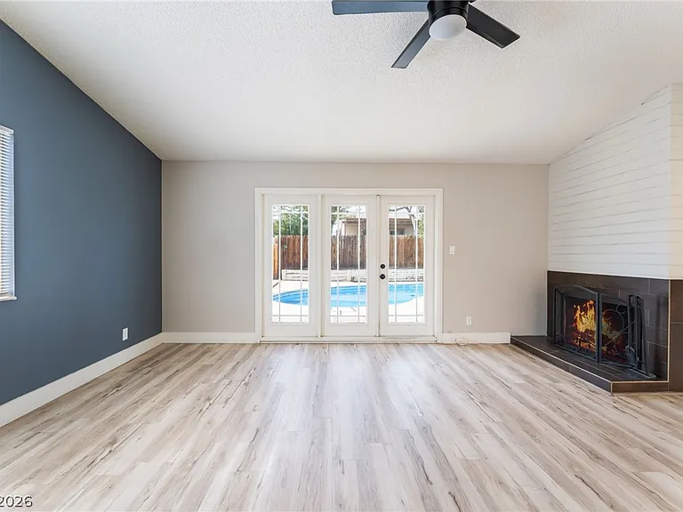 2129 N Michael Way — Photo 4