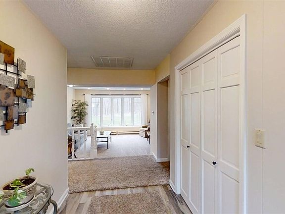 5th image of 22219 Carltons Dell Rd