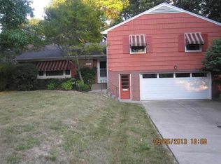 1800 44th St, Moline, IL 61265