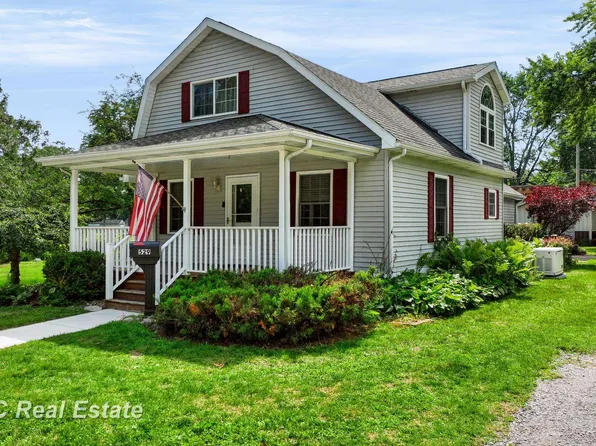 529 Chestnut St, Vassar, MI 48768